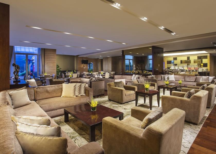 Liaoning Dalian Bar (on property)