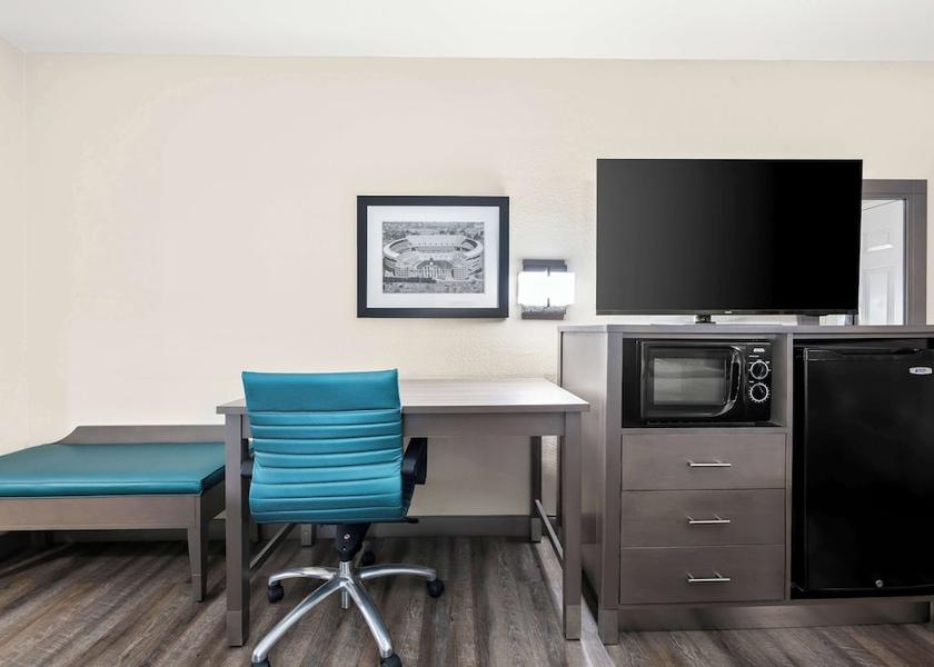 Maine Northport Room