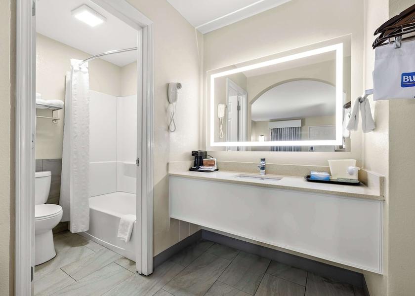 Maine Northport Bathroom