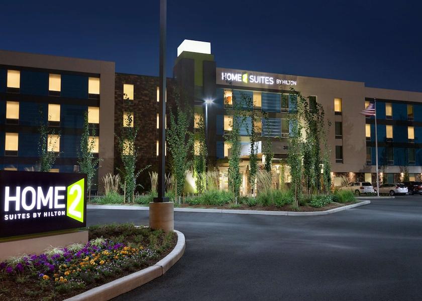 Washington Tukwila Exterior Detail