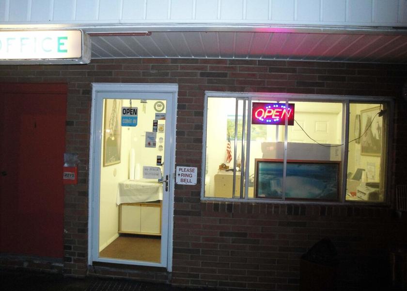 New York Grand Island Entrance