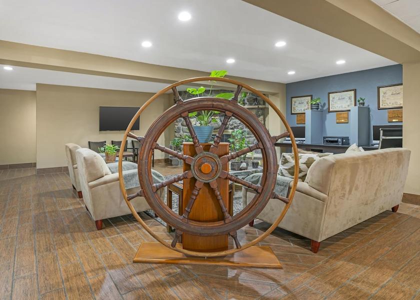 Wisconsin Sturgeon Bay Lobby