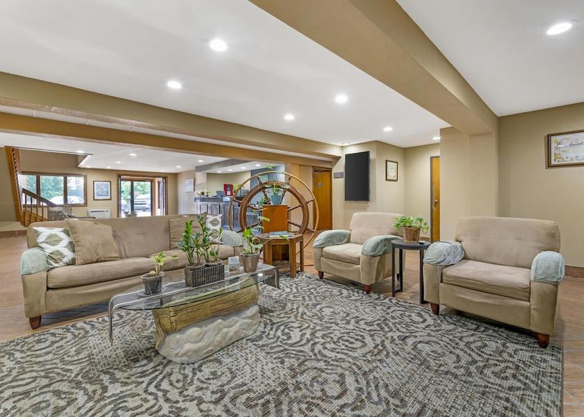 Wisconsin Sturgeon Bay Lobby