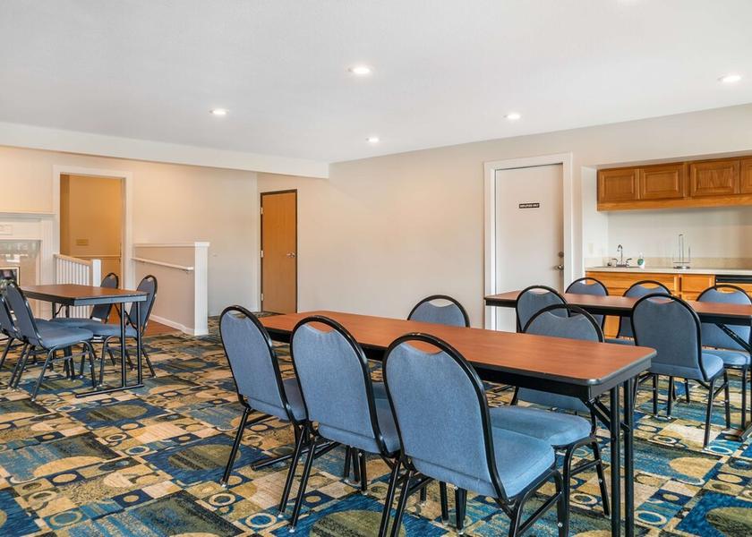Michigan Cheboygan Meeting Room