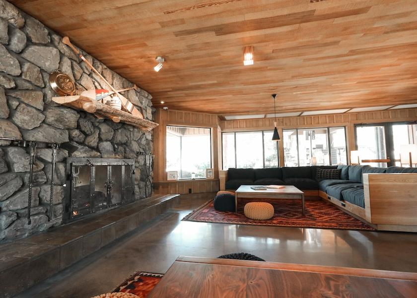 California South Lake Tahoe Lobby