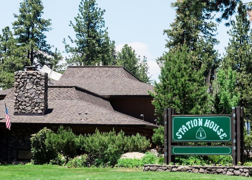 California South Lake Tahoe Facade