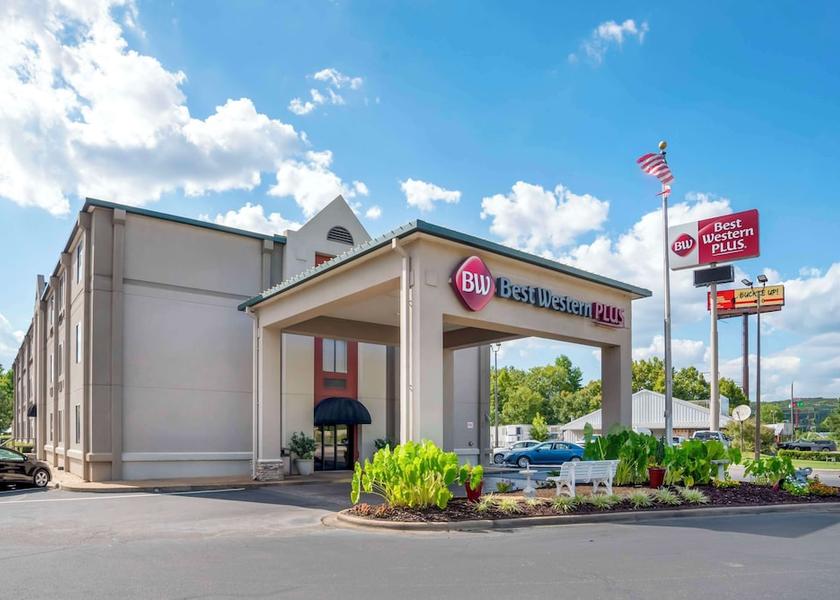 Alabama Pelham Exterior Detail