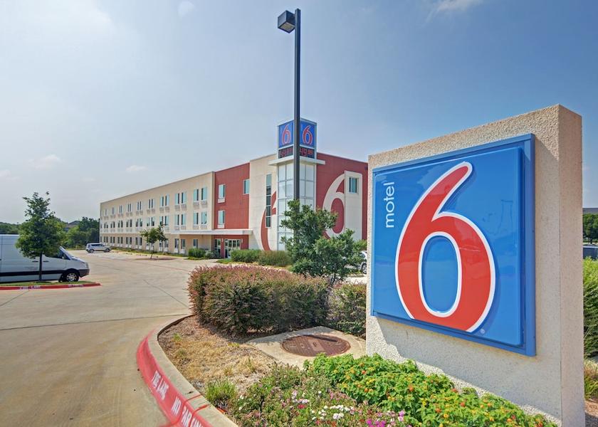 Texas Roanoke Exterior Detail