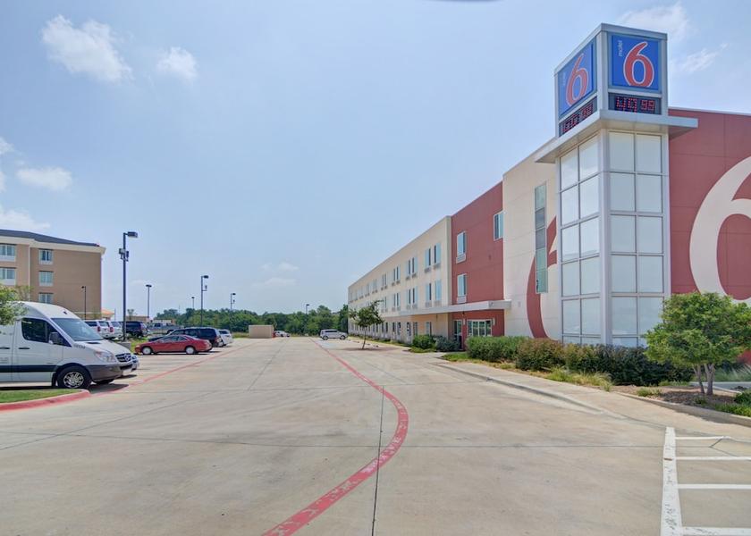 Texas Roanoke Exterior Detail