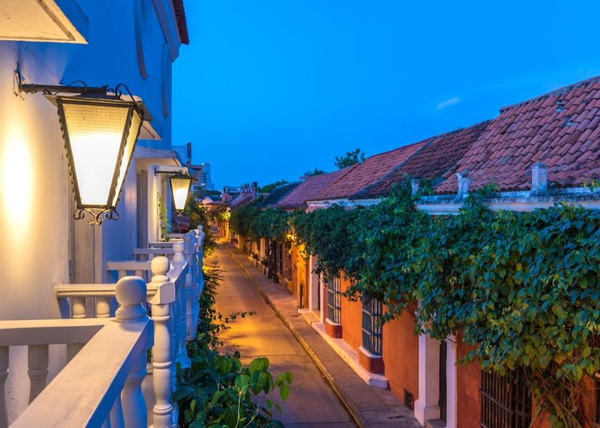 Bolivar Cartagena Exterior Detail