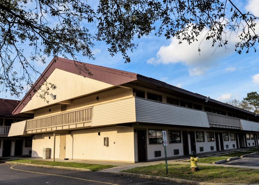 Louisiana Lafayette Exterior Detail
