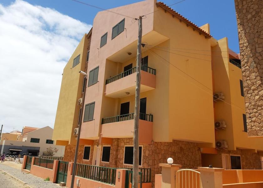  Sal Exterior Detail