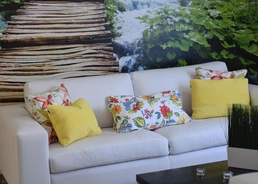  Barranquilla Lobby sitting area