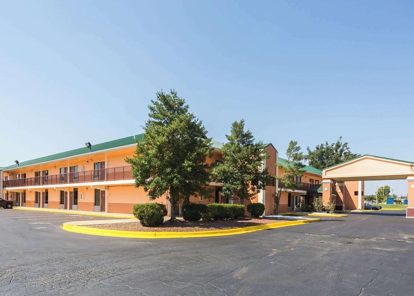 Alabama Decatur Exterior Detail