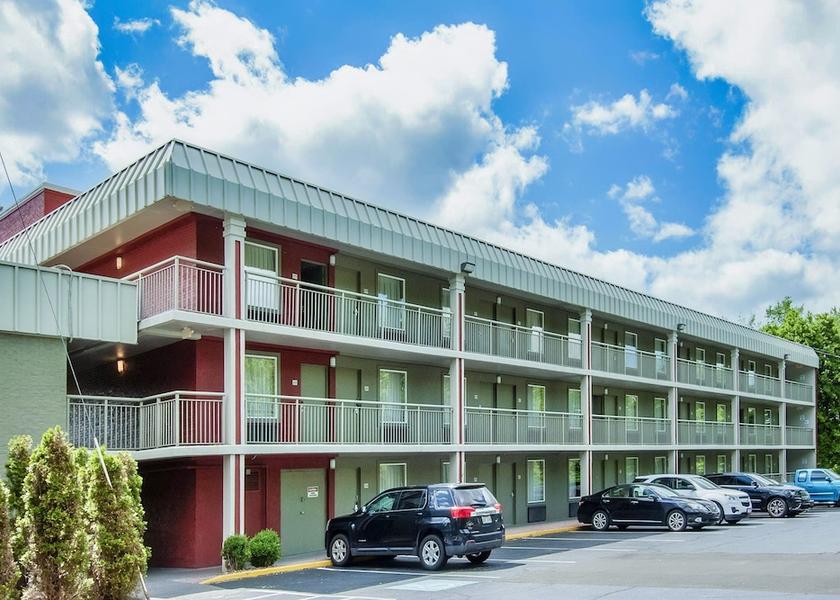 New York Johnson City Exterior Detail