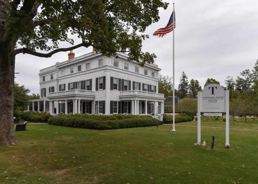 New York Southampton Facade