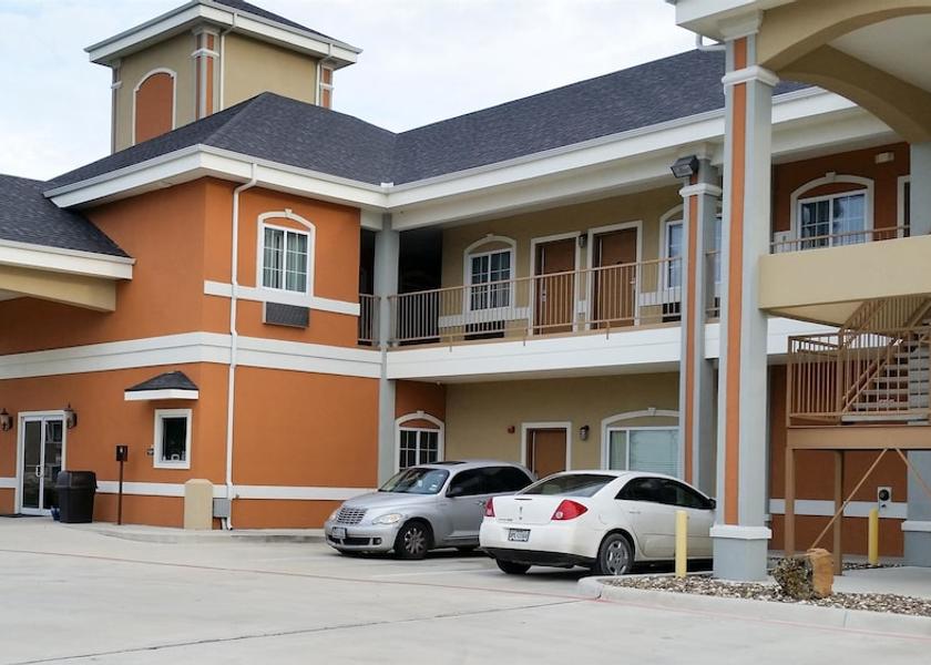 Texas Beeville Exterior Detail