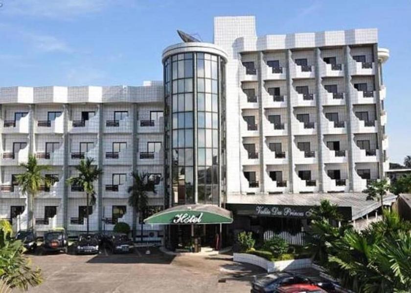  Douala Exterior Detail