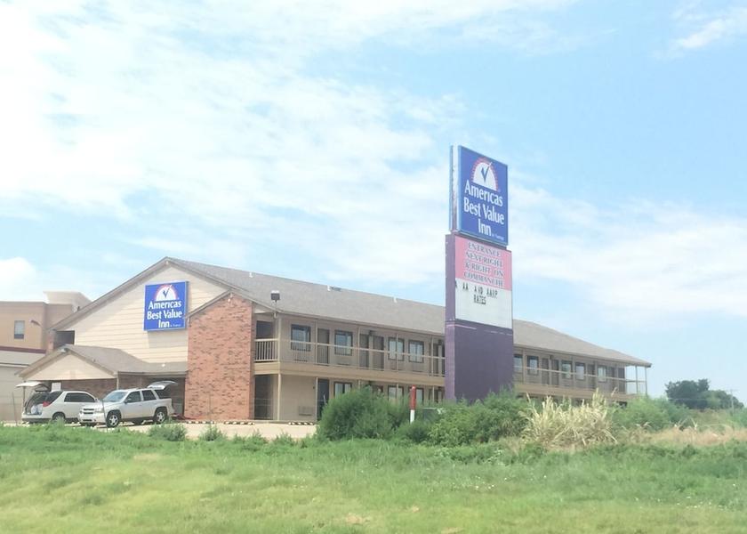 Kansas Garden City Exterior Detail