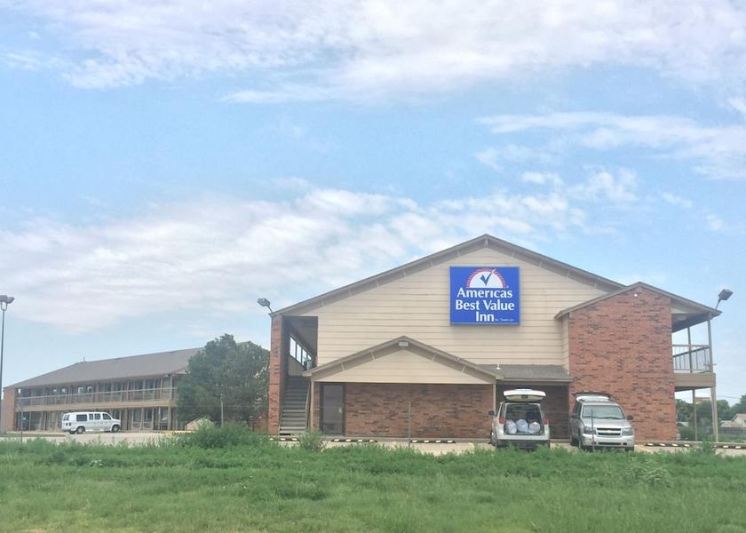 Kansas Garden City Exterior Detail