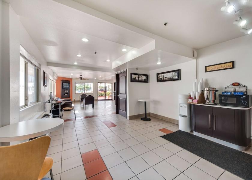 Tennessee Brownsville Lobby