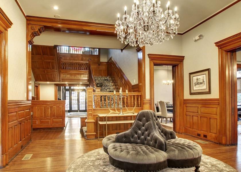 Alabama Anniston Lobby