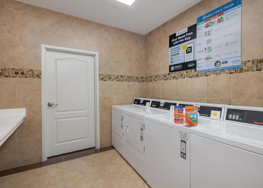 Texas Pleasanton Laundry room