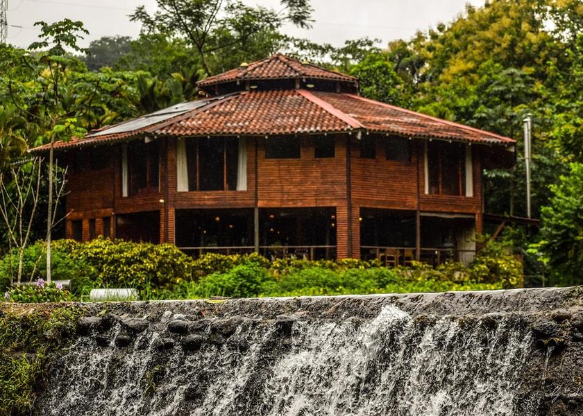 Puntarenas Turrubares Facade
