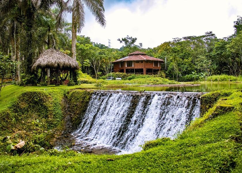 Puntarenas Turrubares Facade