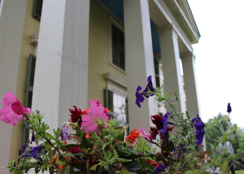 New York Waterford Porch