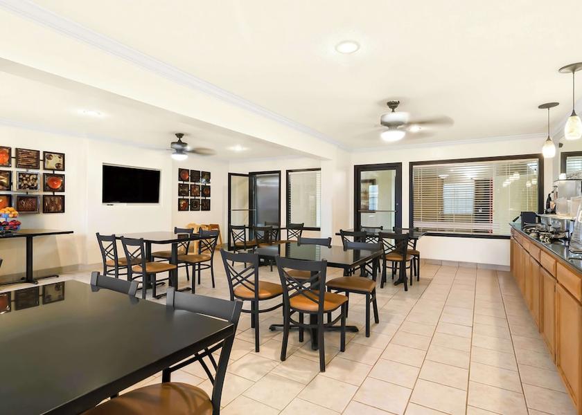 Oklahoma West Siloam Springs Breakfast Area