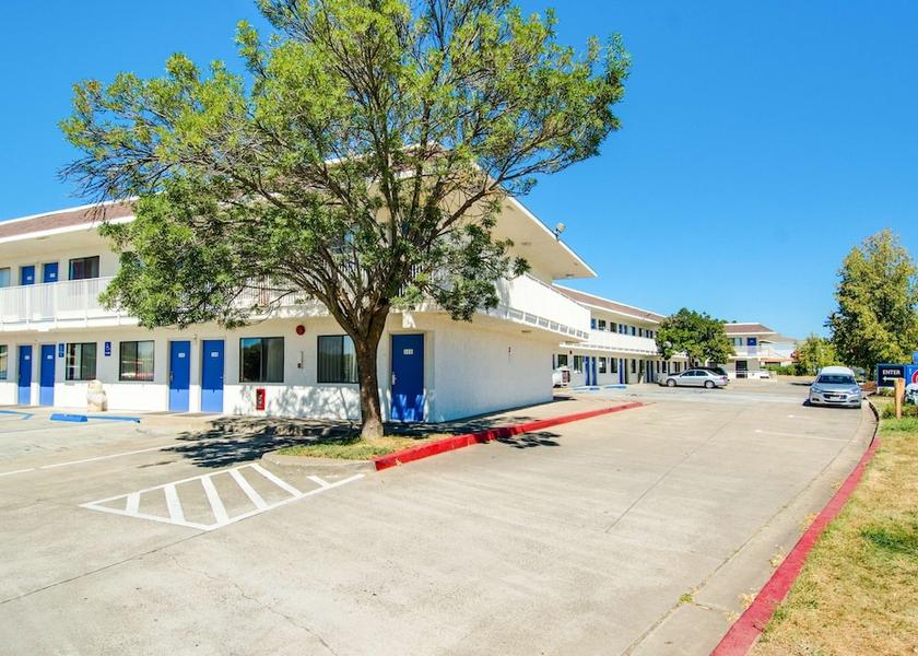 California Redding Exterior Detail