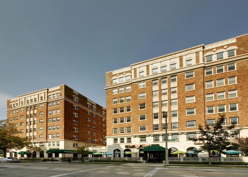 Wisconsin Milwaukee Front of property