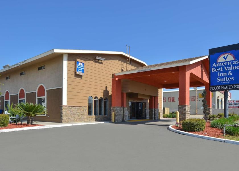 California Bakersfield Entrance