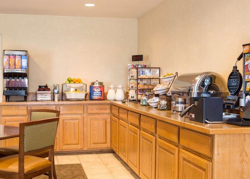 Missouri Nevada Breakfast Area