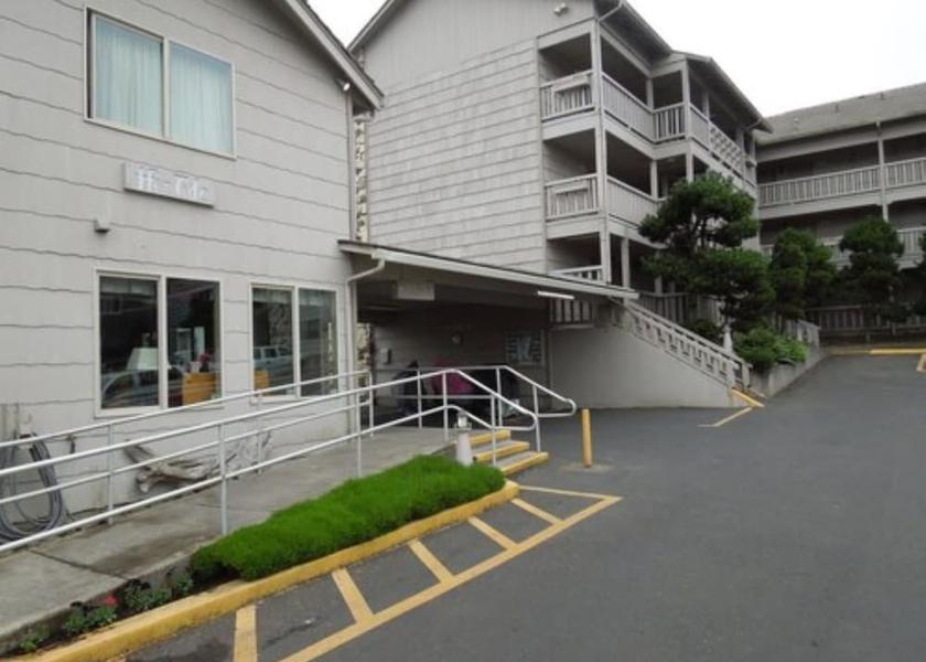 California Seaside Exterior Detail