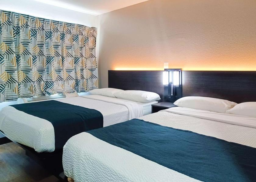 California Fresno Double Room - Disability Access - Roll In Shower