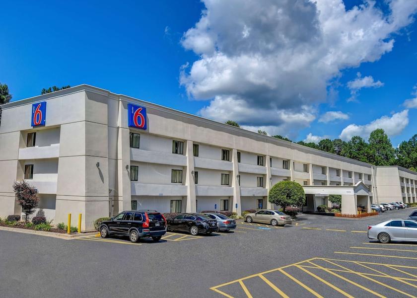 Georgia Peachtree Corners Exterior Detail