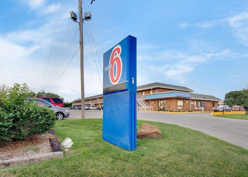 Kansas Salina Entrance