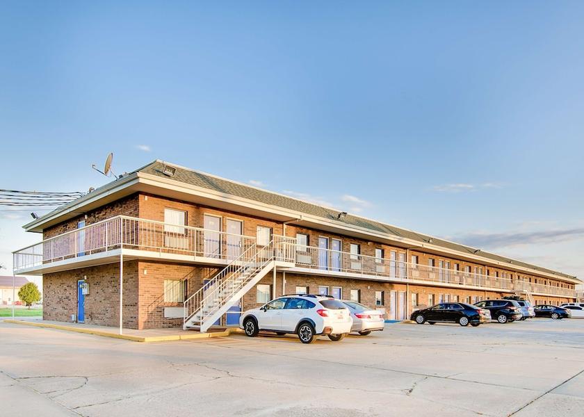 Kansas Salina Entrance