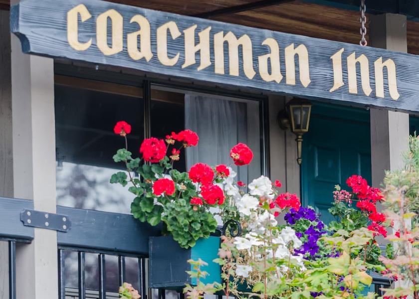 Washington Oak Harbor Facade