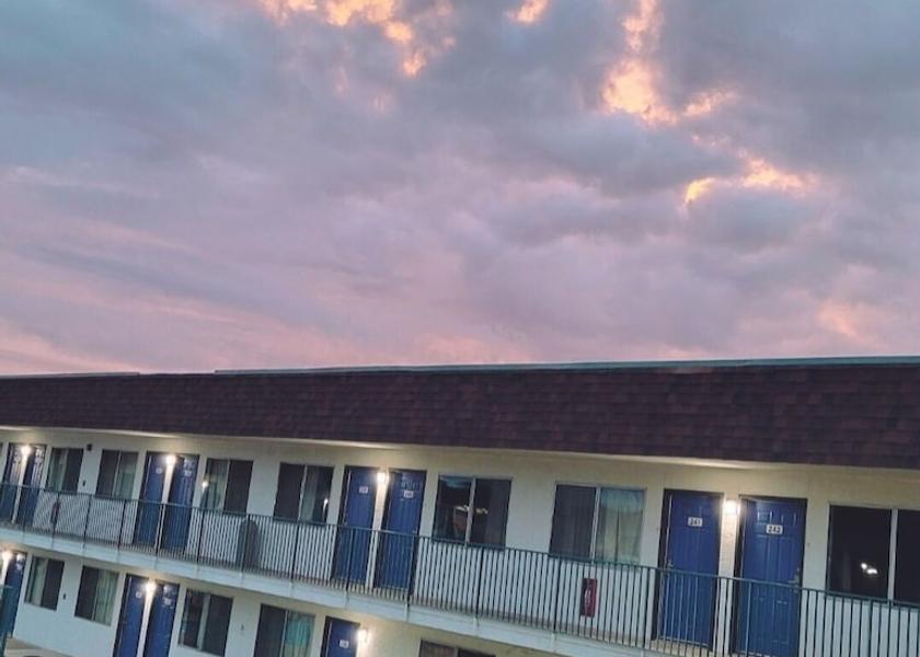 Connecticut Farmington Exterior Detail