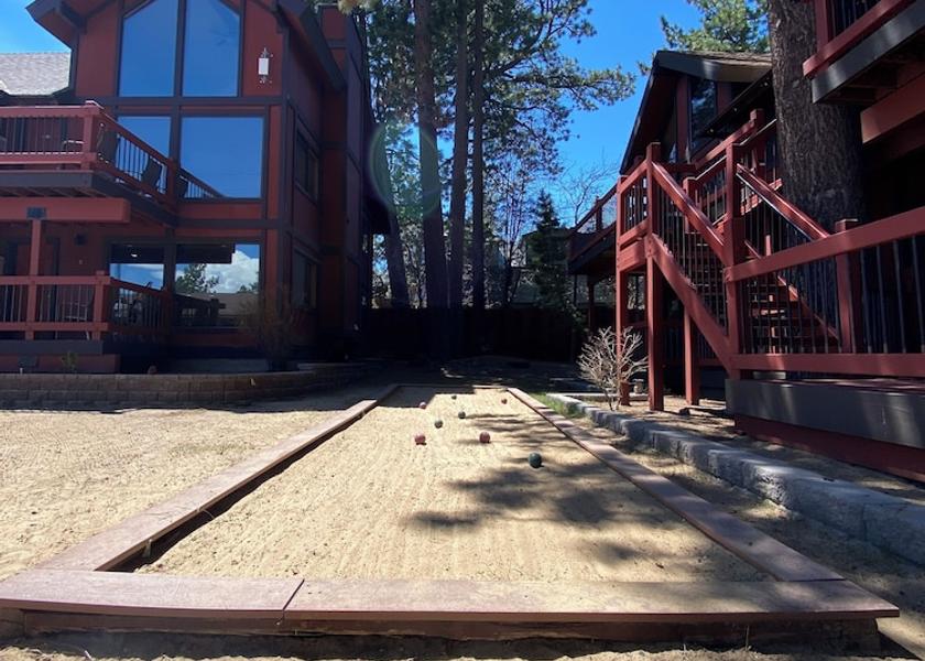 California Kings Beach Courtyard