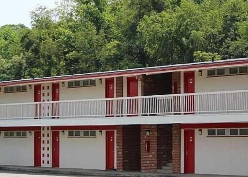 Virginia Staunton Exterior Detail