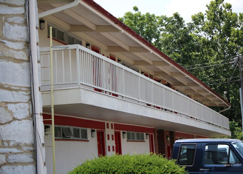 Virginia Staunton Exterior Detail