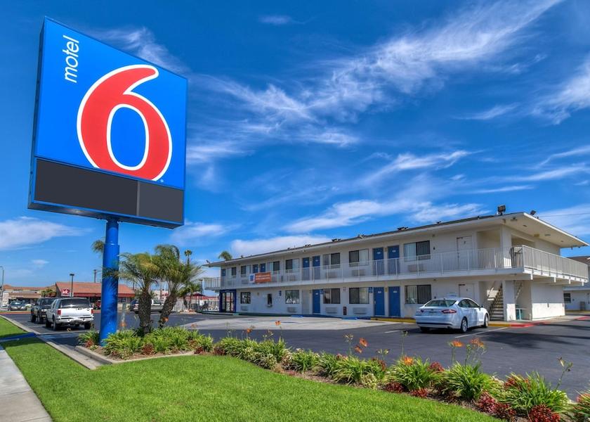 California Stanton Exterior Detail