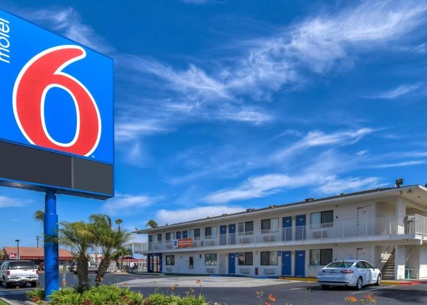 California Stanton Exterior Detail