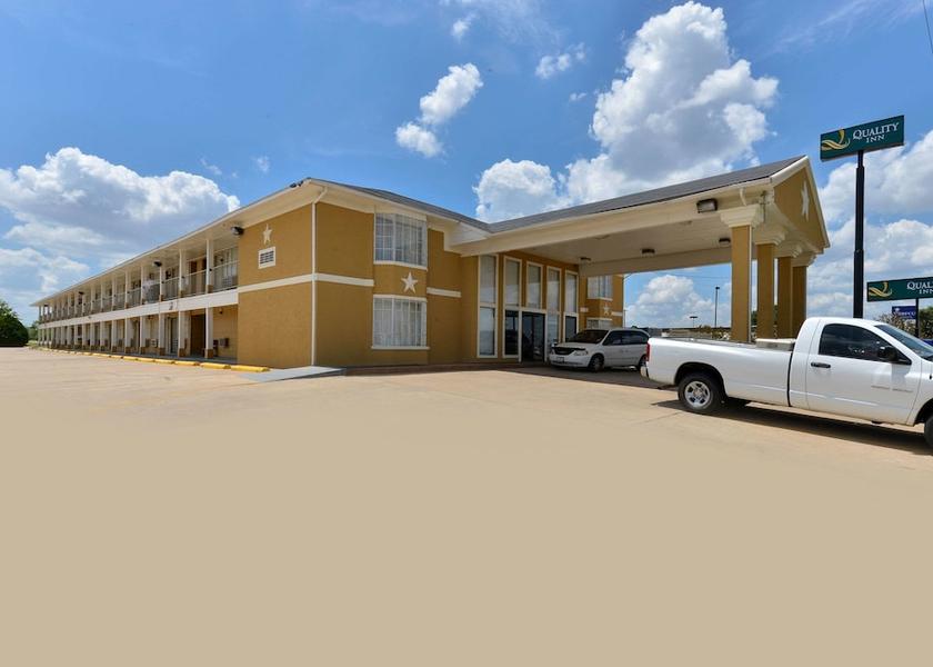 Texas Gonzales Exterior Detail