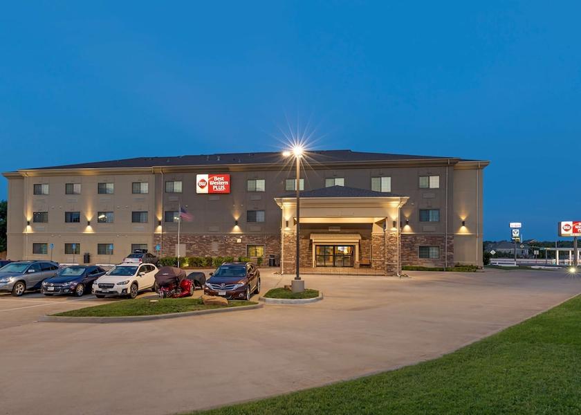 Texas Clarendon Exterior Detail