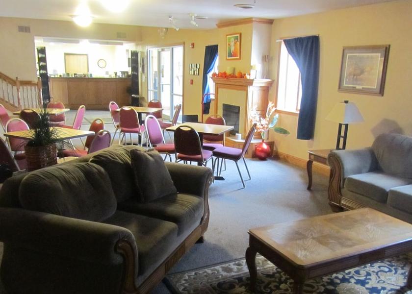 Iowa West Bend Lobby sitting area